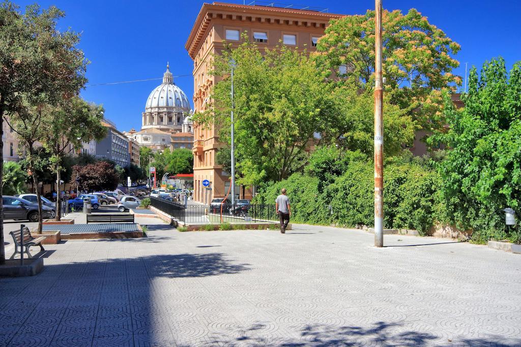 Magenta Vaticano Fornaci Rome Ruang foto