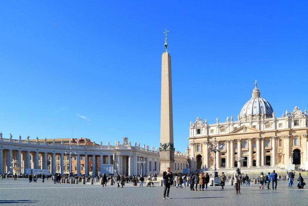 Magenta Vaticano Fornaci Rome Ruang foto